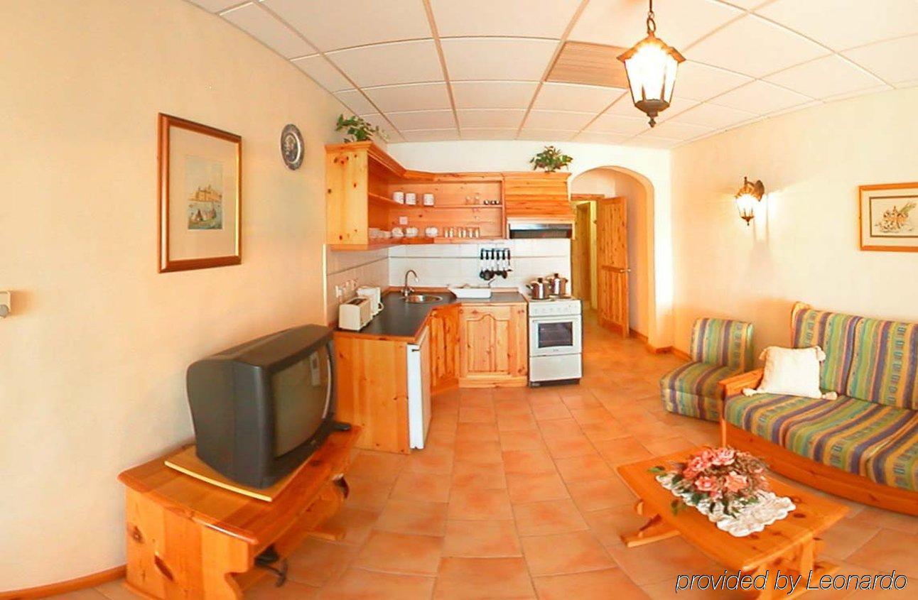 The Mediterranea Hotel & Suites St. Paul's Bay Quarto foto